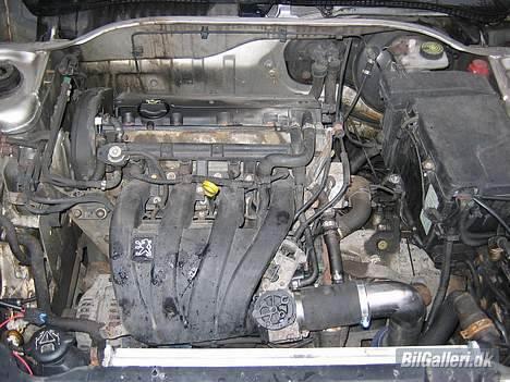 Peugeot 306 1.8  - Standard indsugningsmanifold billede 7