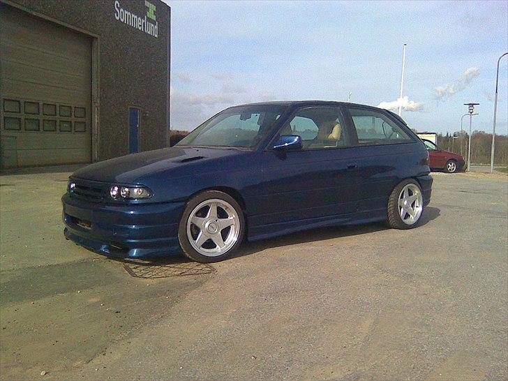 Opel Astra 2.0 16V 1994 solgt - Så bliver det sku ikke smukkere billede 1