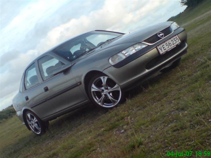 Opel Vectra B 1,6 16V Solgt billede 1