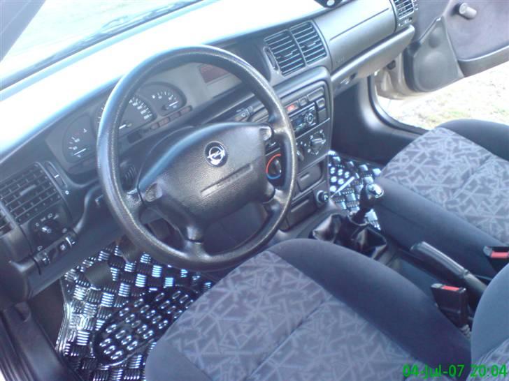 Opel Vectra B 1,6 16V Solgt billede 6