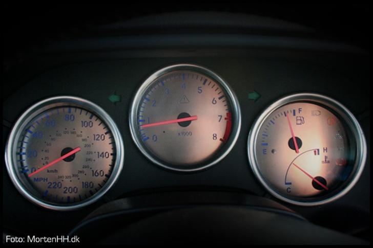 Toyota Supra - solgt - Nye bag-grunde i instrumenter billede 9