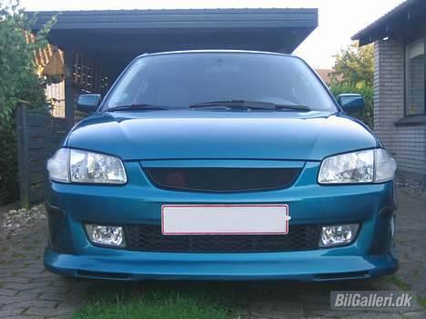 Mazda 323F bj glx.solgt billede 5