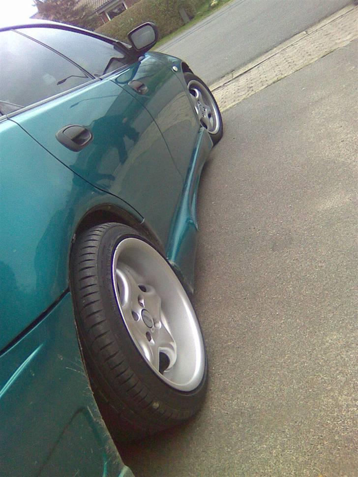 Mazda 323F Ba ^solgt^ - - Taget d. 12/4-08 billede 6