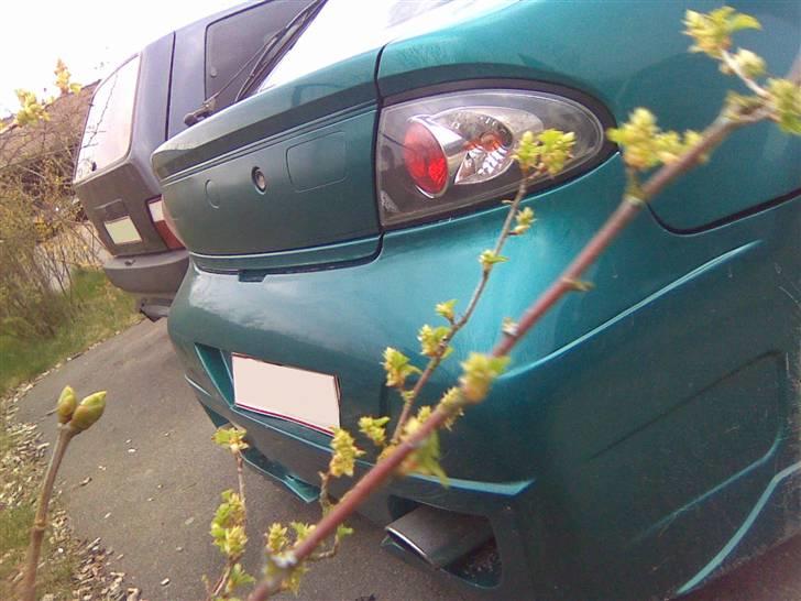 Mazda 323F Ba ^solgt^ - - Taget d. 12/4-08, haha, ska vi ryge en pind ? :) billede 7