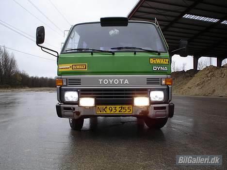 Toyota Dyna 100 D-Cab *SOLGT* - Med lyset tændt... billede 2