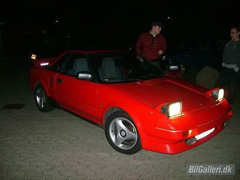 Renault Clio 1,2RL -(SOLGT)- - Min rigtig go´e ven Blak er ved at læse til ejendomsmægler hos EDC i Nakskov, og derfor havde vi mulighed for at tage lidt billeder af bilen  billede 9