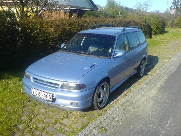 Opel Astra F Irmsc. Edi. SOLGT - med sommerfælgene på :) billede 1