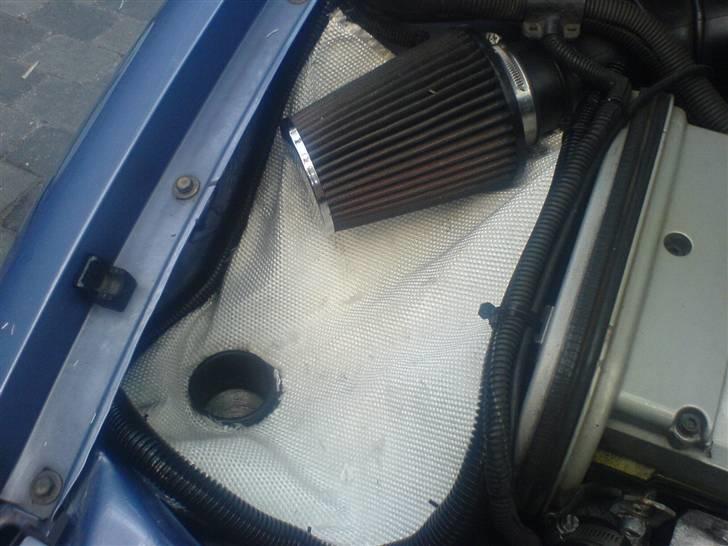 Opel Astra F Irmsc. Edi. SOLGT - K & N kit :D   og nu med Powerblaket,, så burde den få lidt bedre køling :)  gal det var svært at få til at passe billede 3