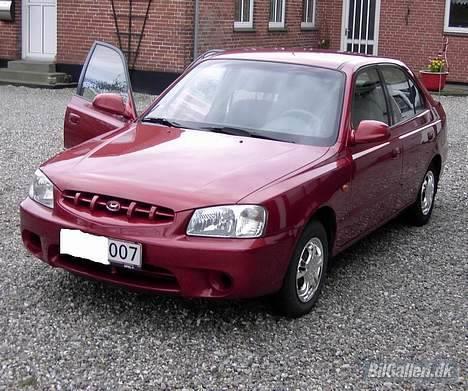 Hyundai Accent 1,5 GLS (SOLGT) billede 2