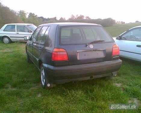 VW Golf 3 1,9 Diesel "SOLGT" - sådan stod den da vi købte den billede 5