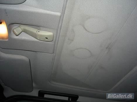 VW Jetta cl TOTAL SKADET - som i kan se er der soltag i, hvilket jeg ved der er for fedt om sommeren.. :D billede 4