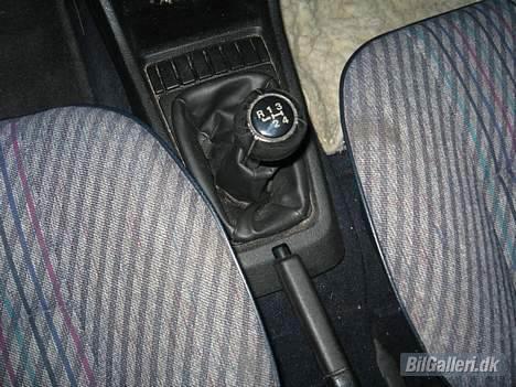 VW Jetta cl TOTAL SKADET - kun 4 gear, hvilket er meget normalt i racerbiler.. hehe billede 5