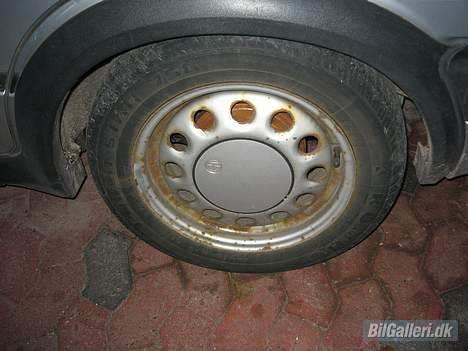 VW Jetta cl TOTAL SKADET - de gamle stålfælge..  billede 6