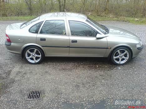 Opel vectra B 1.8i 16v SOLGT billede 2