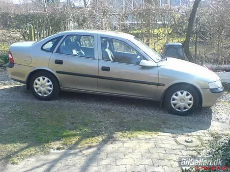 Opel vectra B 1.8i 16v SOLGT billede 5