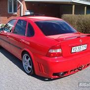 Opel Vectra b 2.0i 16v. 