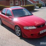 Opel Vectra b 2.0i 16v. 