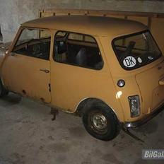 Austin-Morris mascot mini SKROTTET