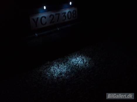 Mazda 323F 1995   Solgt - Nummerpladebelysning billede 7