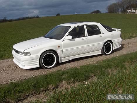 Mitsubishi GALANT solgt billede 16