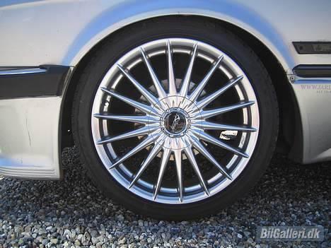 BMW 320i/323 solgt billede 4