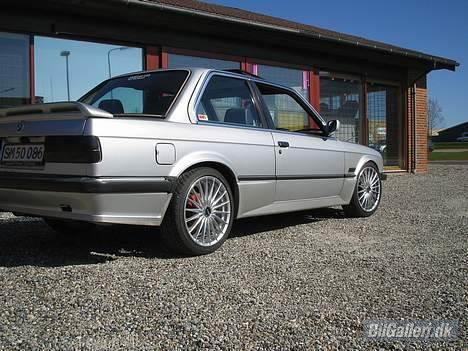 BMW 320i/323 solgt billede 6