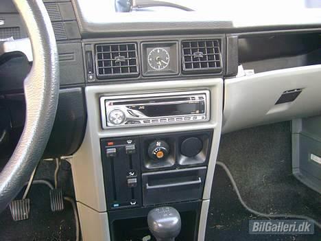 Opel kadett e   solgt og død - mit jvc anlæg billede 8