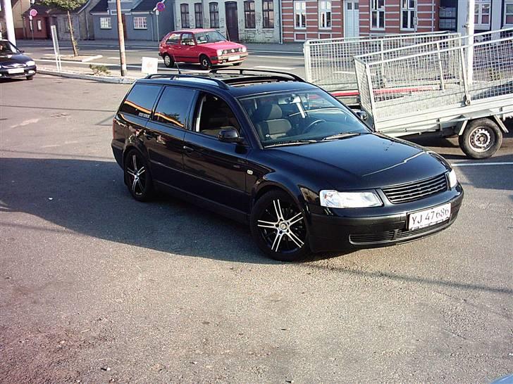 VW Passat 1.8T Variant **SOLGT** - nyvasket og med nye fælg c",) billede 1