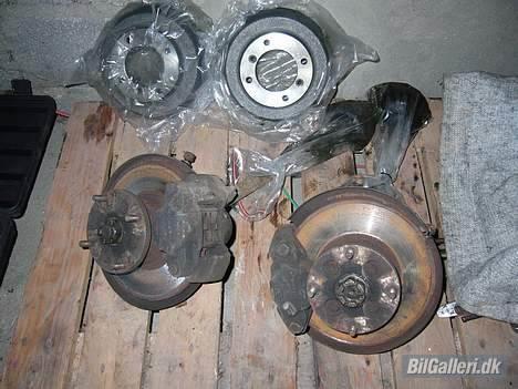 Austin-Morris mascot - 12´´ skiver (komplet) og bredere tromler til bag. men har dog skiftet skiver + klodser og bærekuglerne.. billede 8