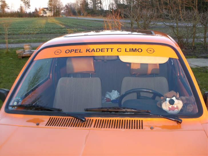 Opel kadett c limo - så kom der streamer i forruden billede 12