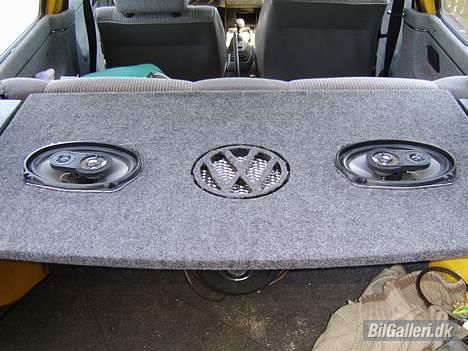 VW golf 2 (solgt) - har fået nye bag højtaller billede 2