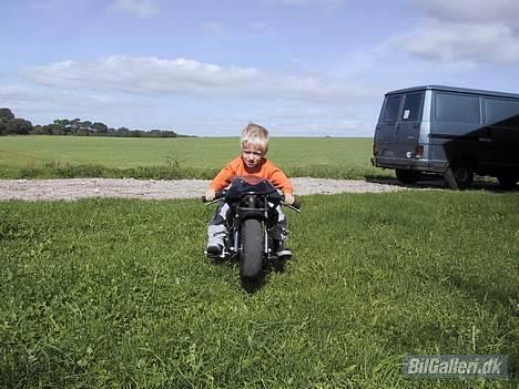 Mazda 323 f Vision solgt billede 9