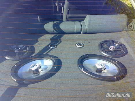 Mazda 323F * Skrottet * - Hattehylden :P billede 2