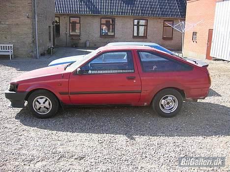 Toyota Corolla TE71 Liftback - De minder da lidt om hinanden billede 14