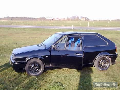 VW polo coupe gt !solgt! - Den ene dør åben, og lidt mere fra siden.  :D billede 2