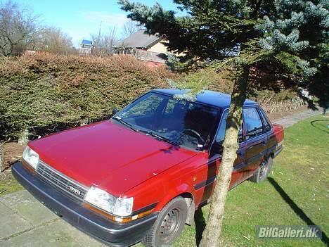 Toyota carina 2 skrottet billede 5
