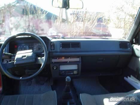Toyota carina 2 skrottet billede 8