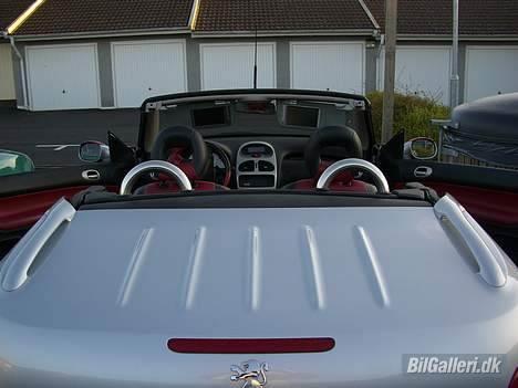 Peugeot 206 CC <Solgt> - Old Pic - Denne vinkel er nok den du bedst vil genkende hvis du møder mig. :) hehe billede 7