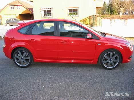 Ford Focus TDCi Titanium - Foran huset hjemme billede 17