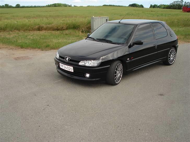 Peugeot 306 gti [SOLGT] - Dejligt med de sorte ruder ;b billede 5
