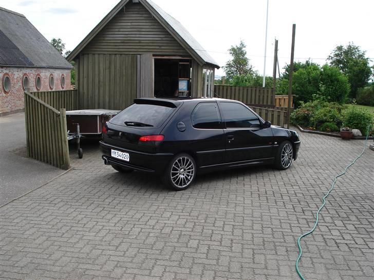 Peugeot 306 gti [SOLGT] - Dejligt med de sorte ruder ;b billede 6