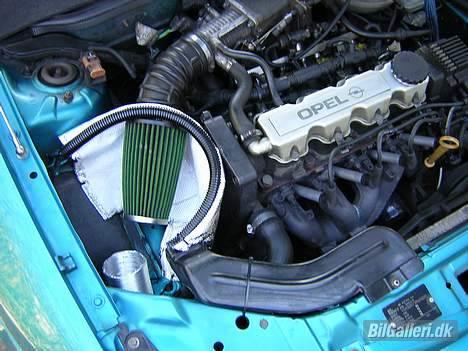 Opel Corsa b - Et lille forsøg på at holde den varme luft væk billede 12