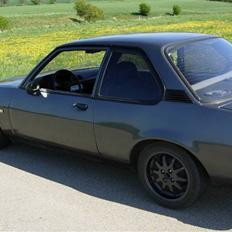 Opel ascona b 2,2