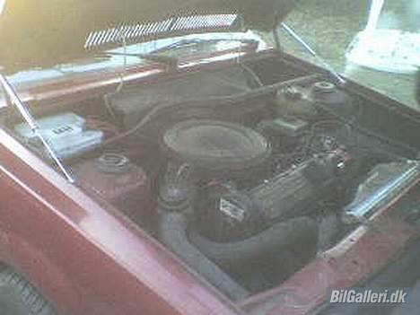 VW Polo II Steilheck - Gasdæmpere og rusten maskine... billede 9