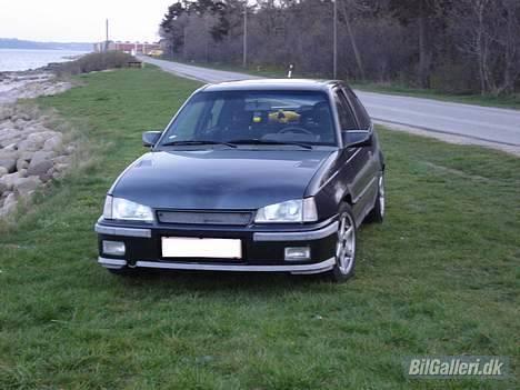 Opel Kadett E BYTTET =( - Hun er nu fin =) billede 1