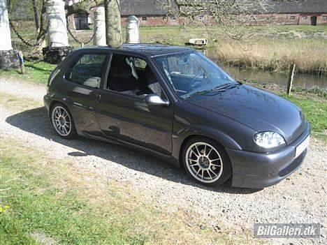 Citroën Saxo VTS 16V - Og til sidst et billede fra en lidt højere perspektiv. billede 10