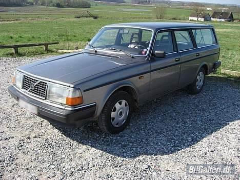 Volvo 245 - Solgt billede 1