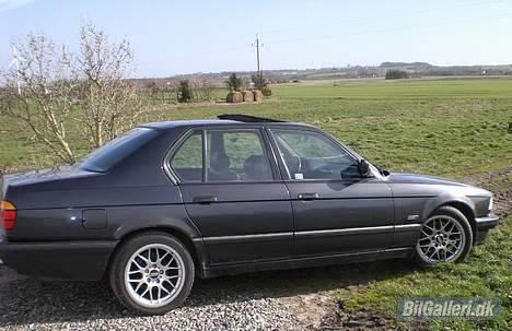 BMW E32 735i ex billede 1