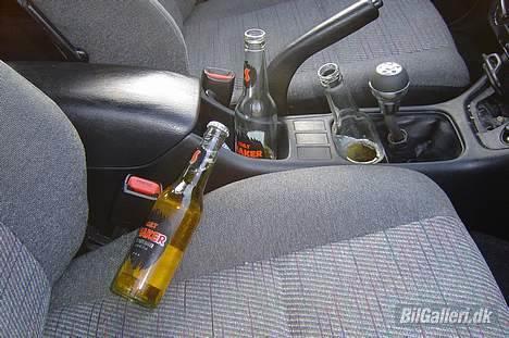 Toyota Carina E *SOLGT* - Det burde være ulovligt og køre uden ;) billede 3