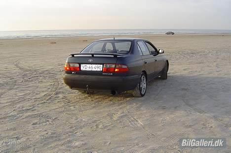 Toyota Carina E *SOLGT* billede 4